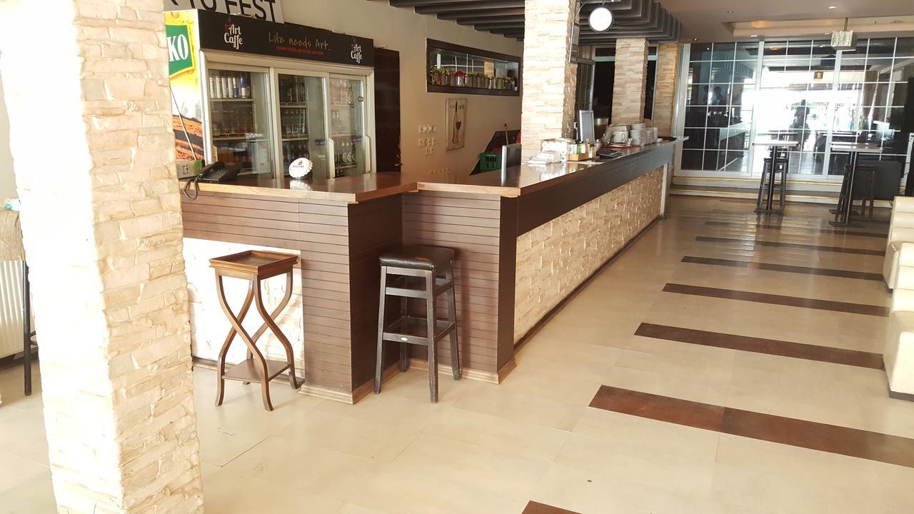 Art Theatre Caffe Hotel ストルガ エクステリア 写真